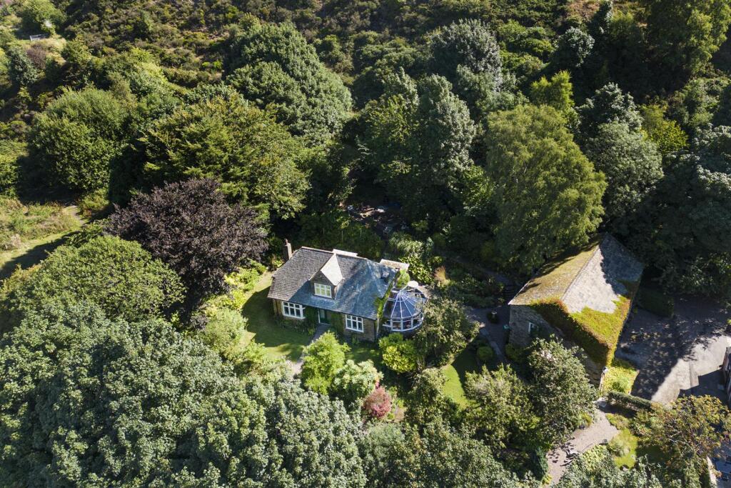 Main image of property: Sunset, 7 Howcans Lane, Halifax, HX3 6UD