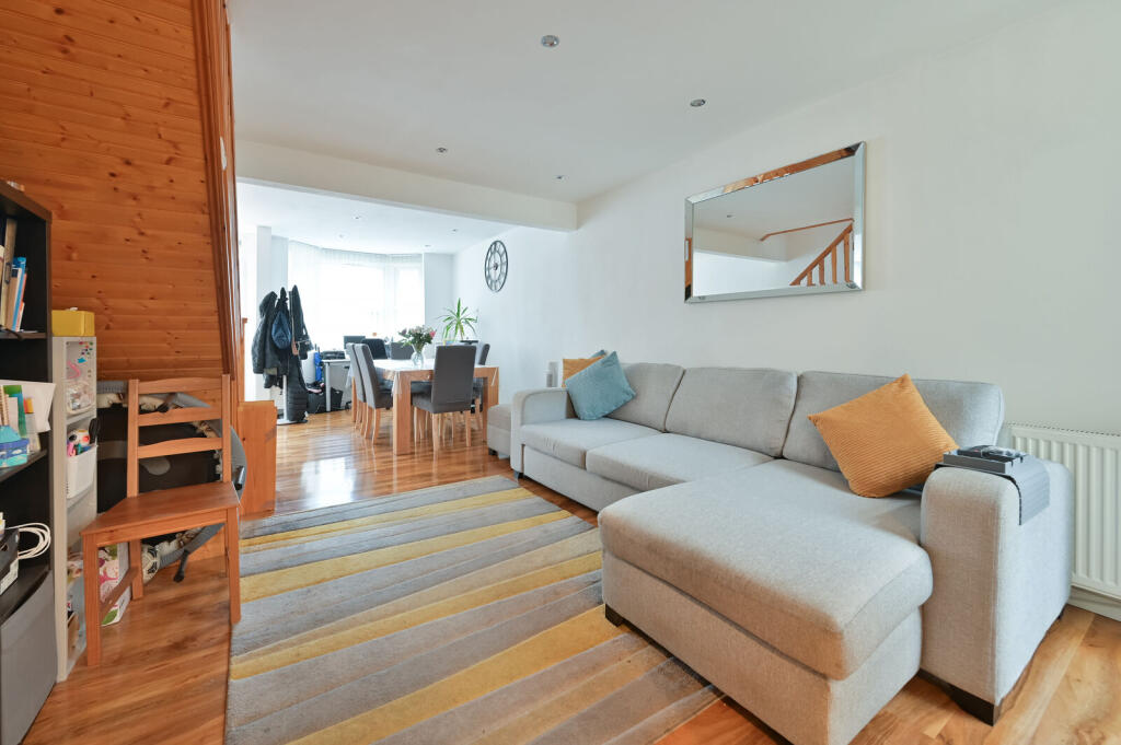 House in Watford - View 4