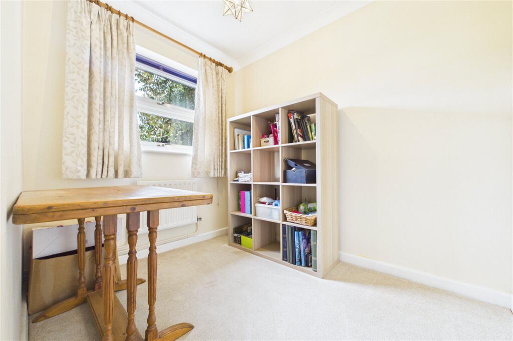 Saunders Court, Bowling Green Lane, Purley on Thames, Reading, RG8 photo 5