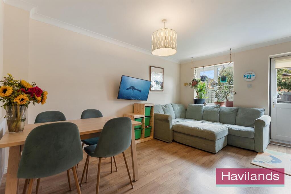 Hanbury Drive, London - View 2