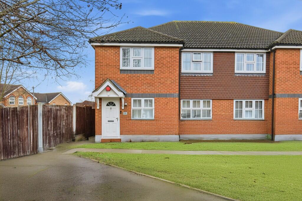 2-bed maisonette on DUDLEY CLOSE, Chafford Hundred, Grays, £275,000