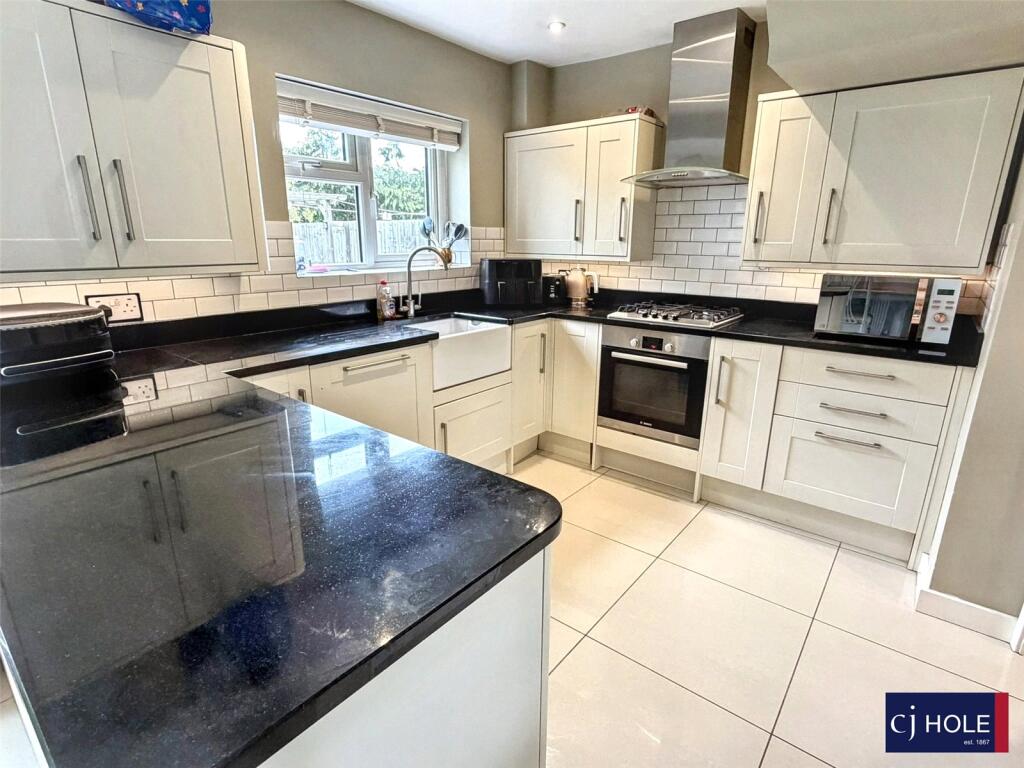 Court Road, Brockworth, Gloucester, GL3 photo 4