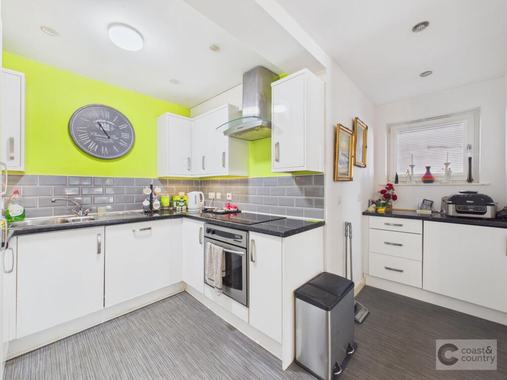 Apartment in Torquay - View 3