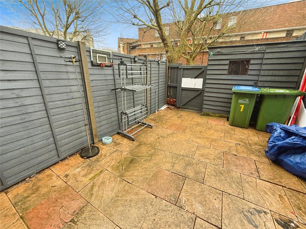 Marshall Path, London, SE28 photo 4