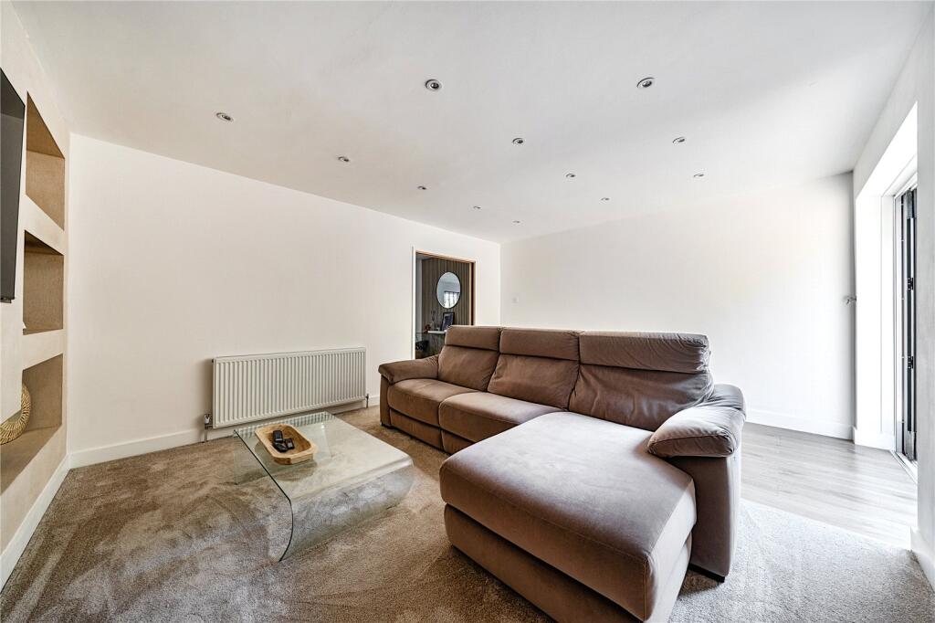 House in Tonbridge - More