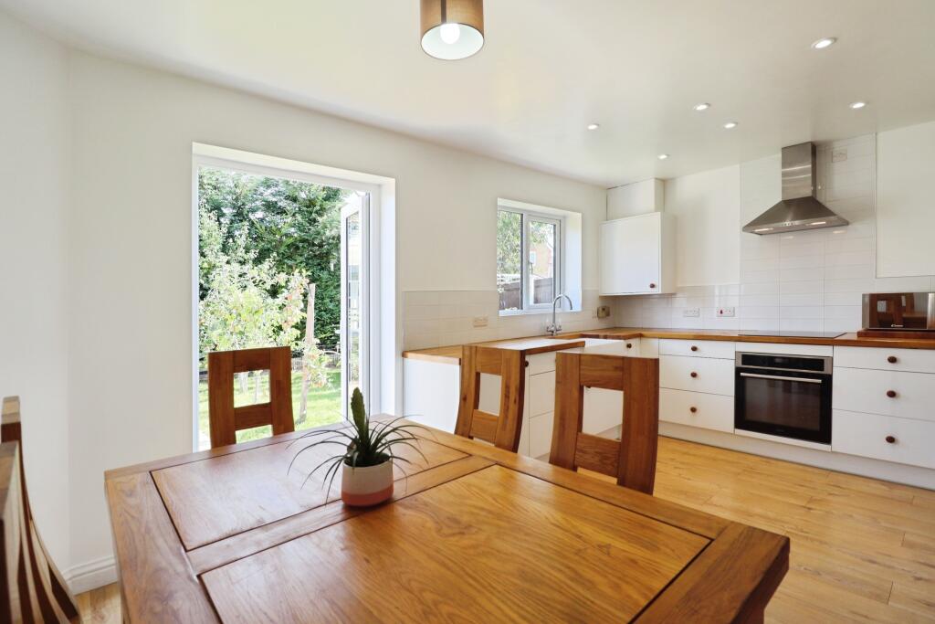 House in Hengoed, Ystrad Mynach, Gelligaer - View 3