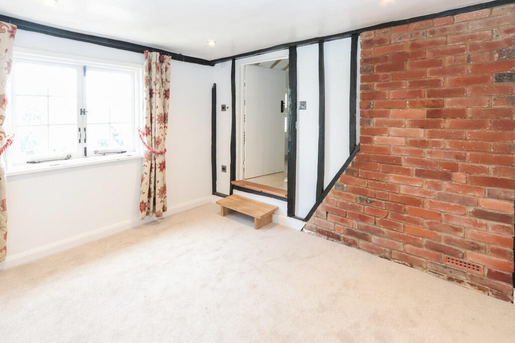 House in Tonbridge - More