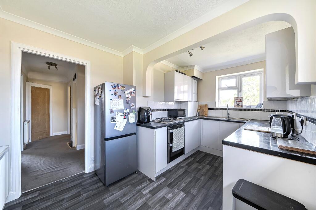 Apartment in Sutton - View 5