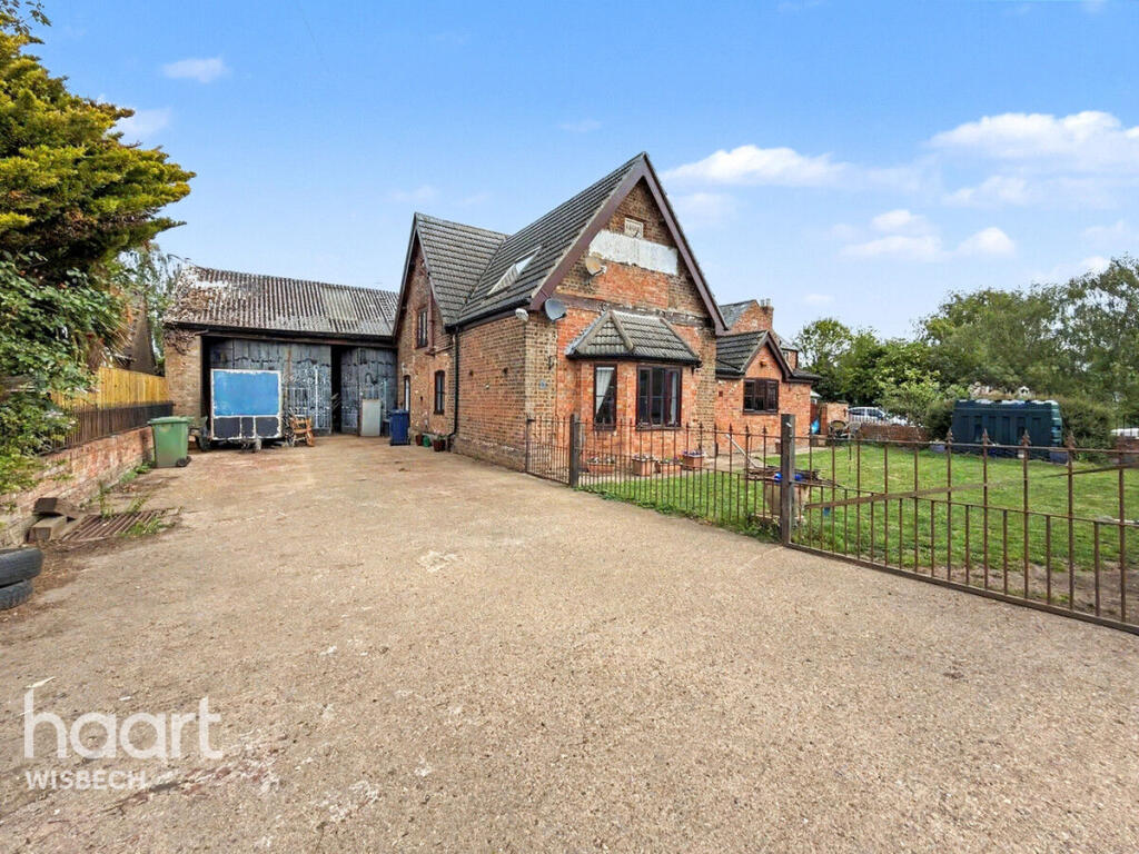 3-bed detached on Front Road, Murrow, £325,000