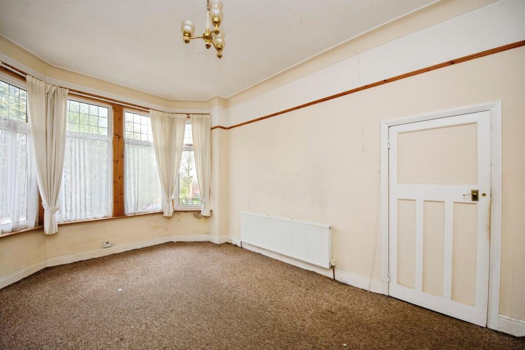 House in Wirral, Liverpool City Region - View 4