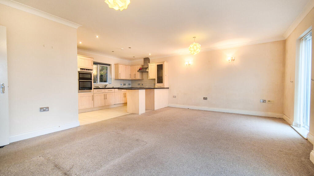 Apartment in Douglas, Middle - View 3