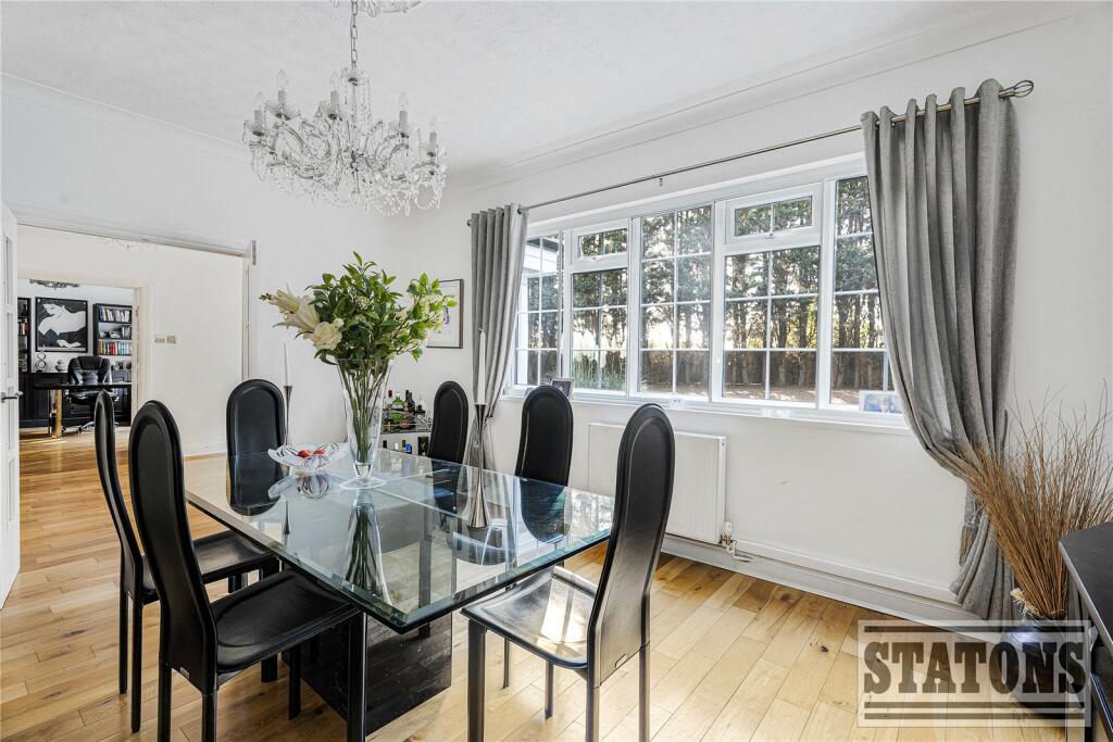 Additional image 9 of Dixons Hill Close, Brookmans Park, Hatfield, Hertfordshire, AL9