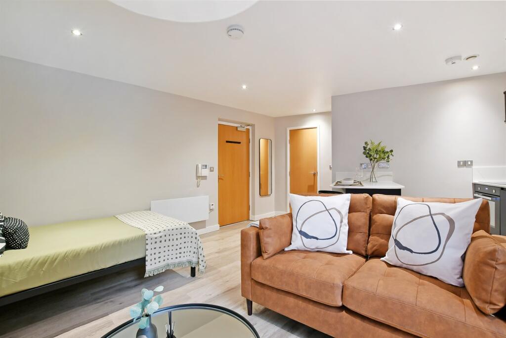Apartment in Sheffield - More