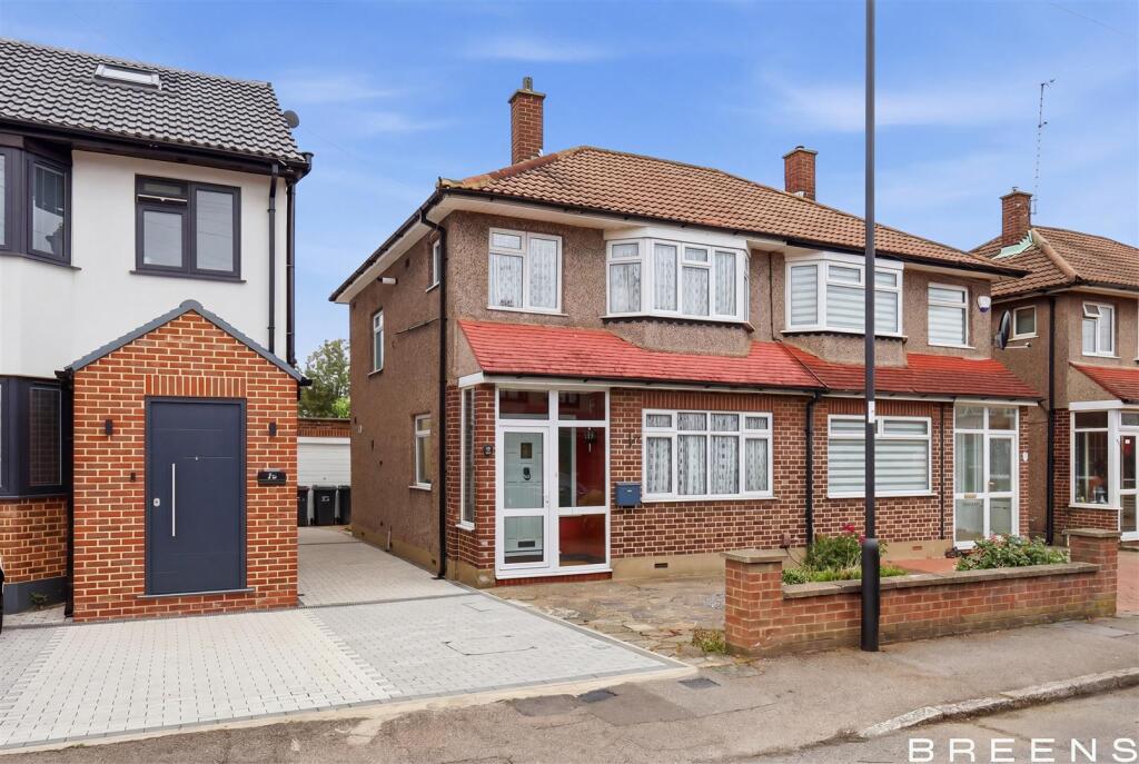 3-bed semi-detached on Cunningham Avenue, Enfield, £475,000