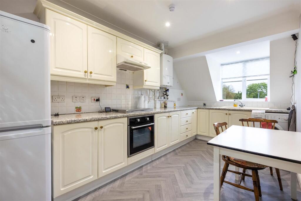Silver Street, Wythall photo 4
