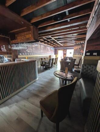 04-bar-and-seating.jpg