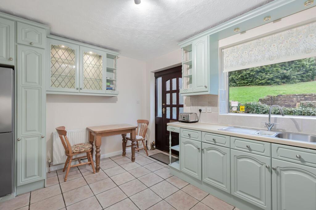 Long Lane, Harden, BD16 photo 4