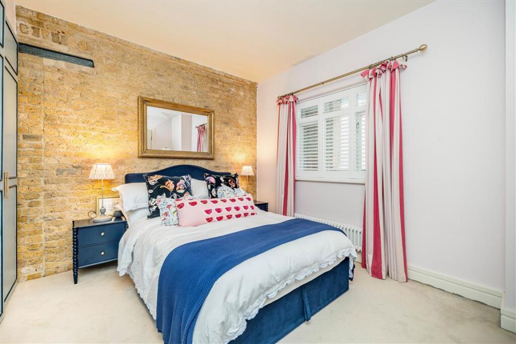 Apartment in London - More