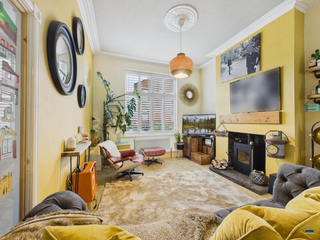 House in Oldham, Greater Manchester - View 5