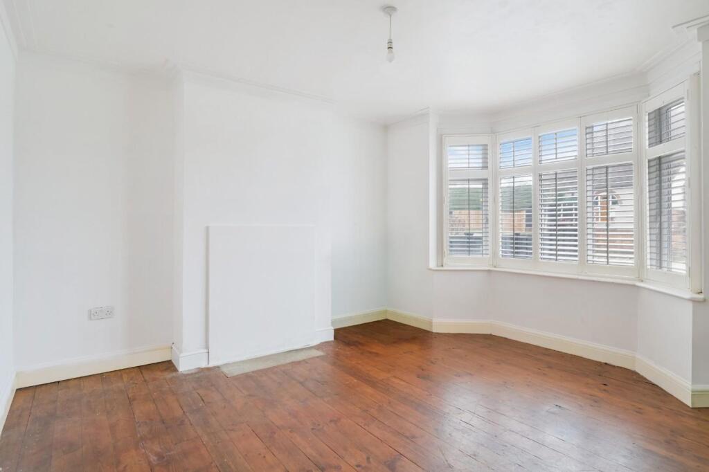 House in Epsom and Ewell, Cuddington, Stoneleigh - More