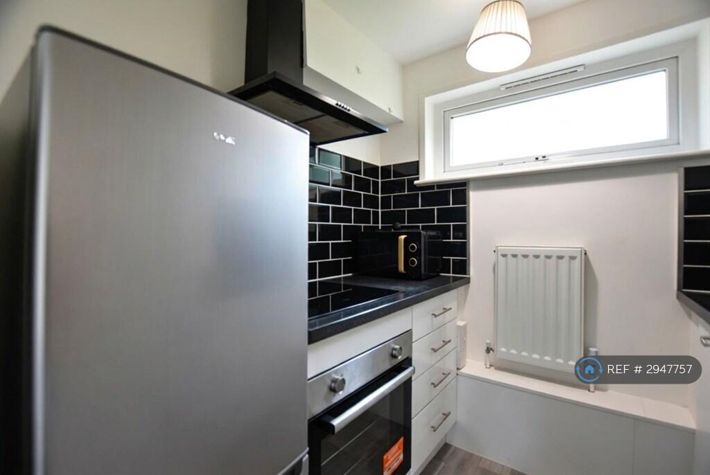 Apartment in Glasgow - View 2