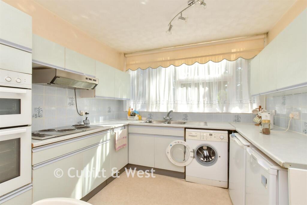 Apartment in Brighton - View 4