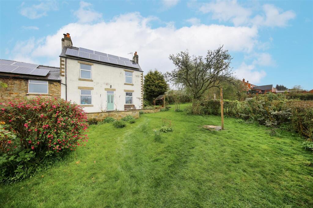 4-bed detached on 9 Gill Lane, Grassmoor, S42, £600,000