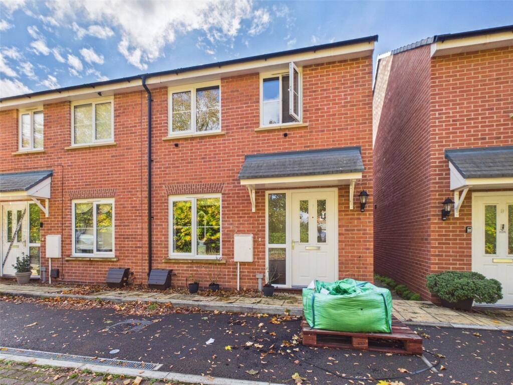 Main image of property: Cerney Walk Kingsway, Quedgeley, Gloucester, Gloucestershire, GL2