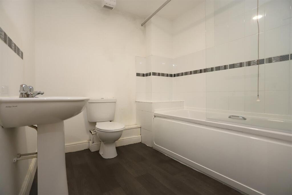 The Gallery, Moss Lane East photo 4