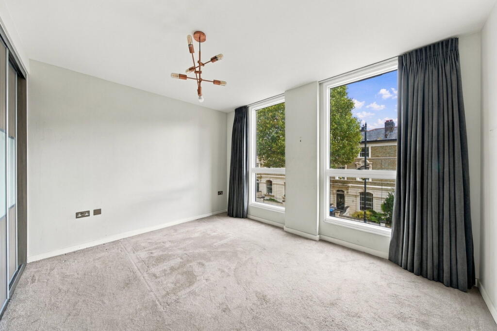 Apartment in London - View 5