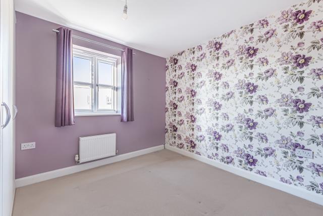 Hennessy Crescent, Newbury - View 5
