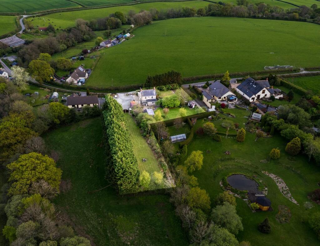 House in Llanfallteg, Henllanfallteg - View 5