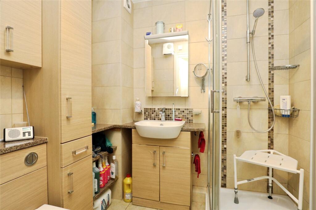 Apartment in Northwich, Castle - More