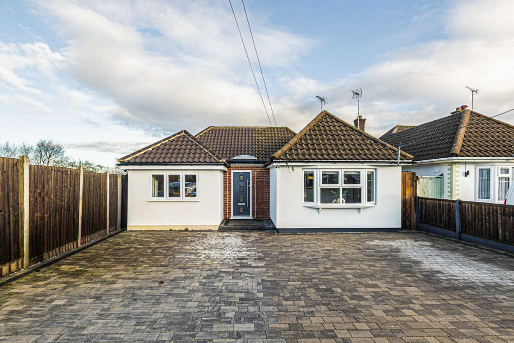 3-bed detached on Philbrick Crescent, Rayleigh, SS6, £475,000