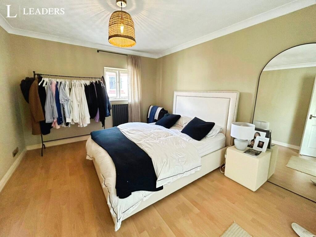 House in Worcester - More