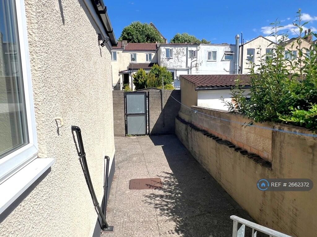 6 bedroom terraced house for rent