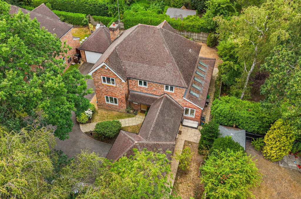 Main image of property: Little Fryth, Finchampstead, Wokingham
