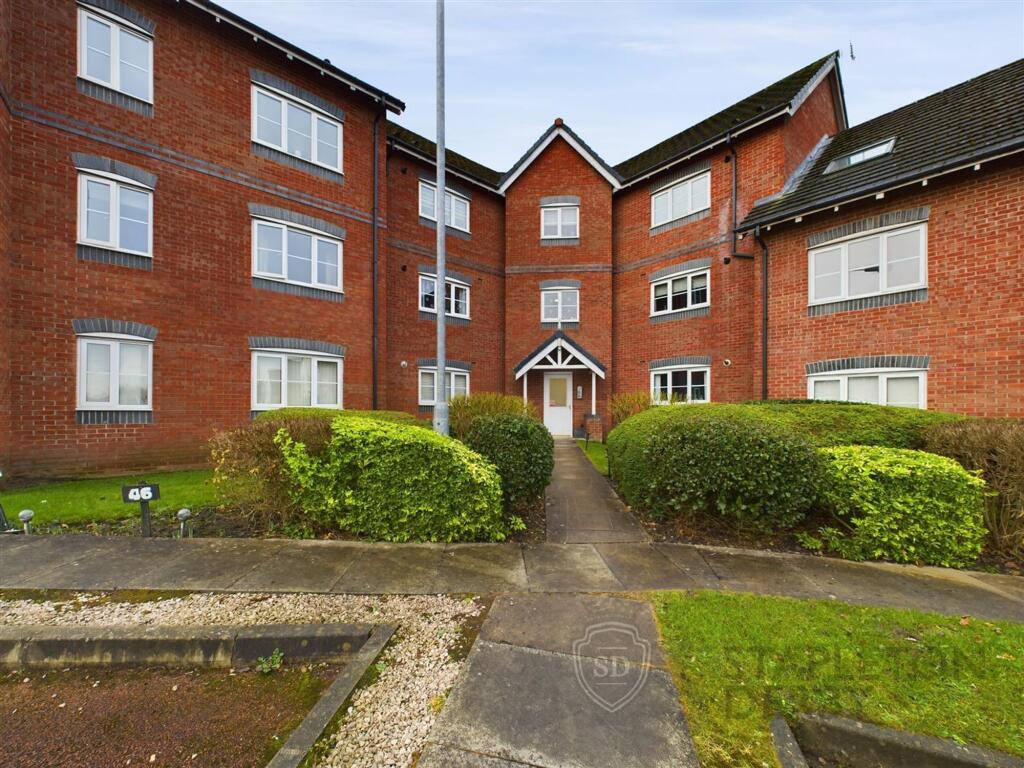 2-bed flat on Delph Hollow Way, St. Helens, WA9, £88,000