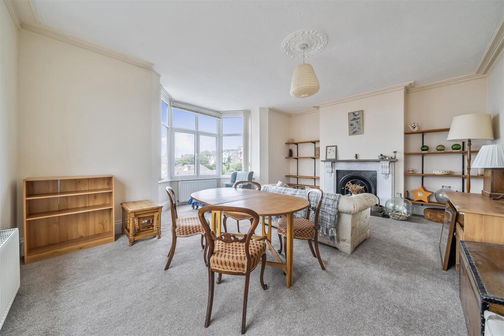 Flat 2, 2 Cluny Crescent, Swanage photo 5