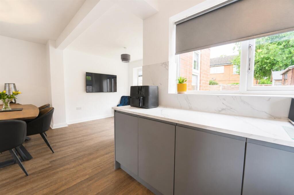 House in Salford, Greater Manchester - View 4