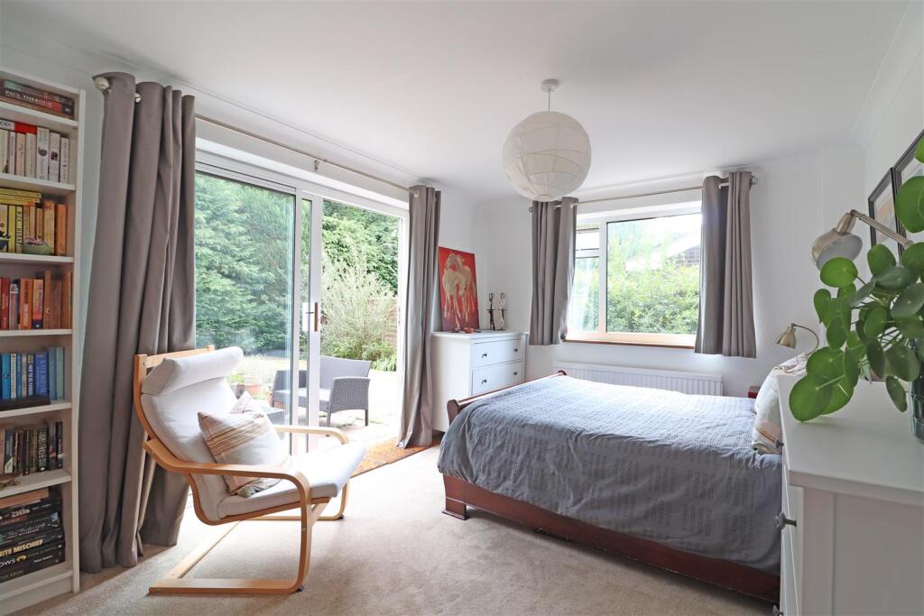 Priory Road, Reigate photo 4