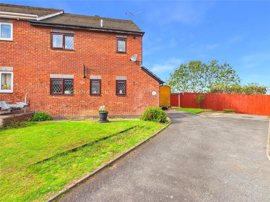 3-bed semi-detached on Thames Drive, Droitwich Spa, Worcestershire, WR9, £260,000
