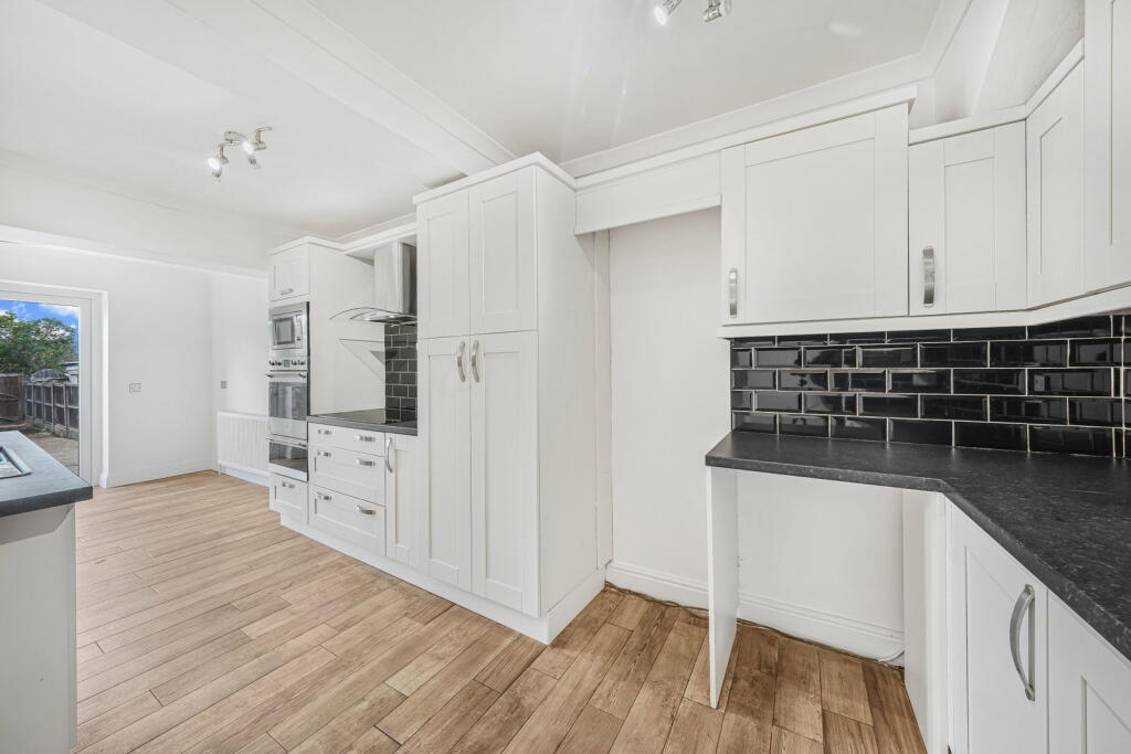 House in Romford - View 4