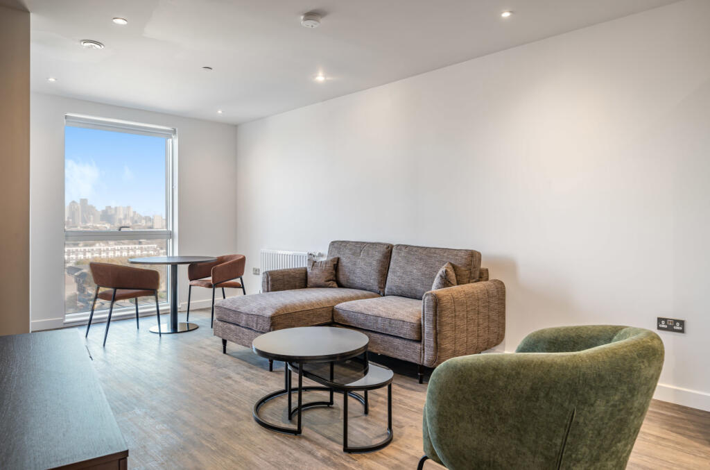 Main image of property: 64 Thurlow Street, London, SE17