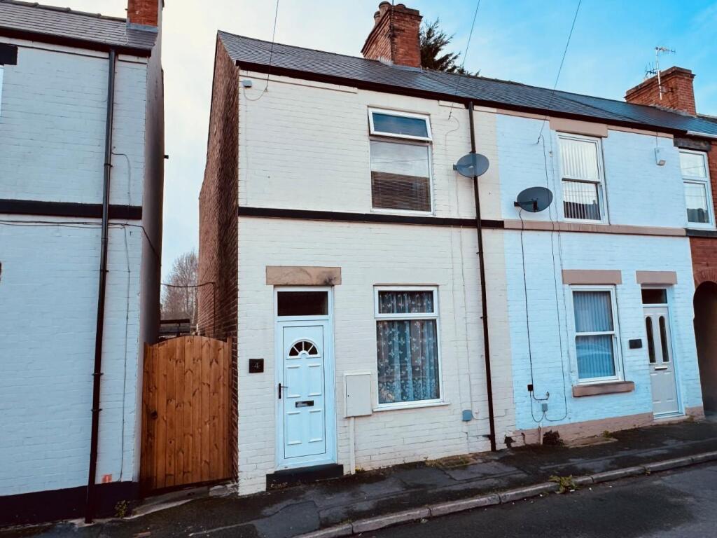 3-bed terraced on New Hall Road, Brampton, Chesterfield, S40 1HE, £145,000