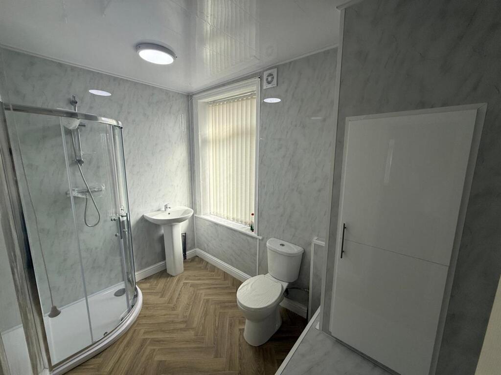Lingwood Terrace, Bradford photo 2