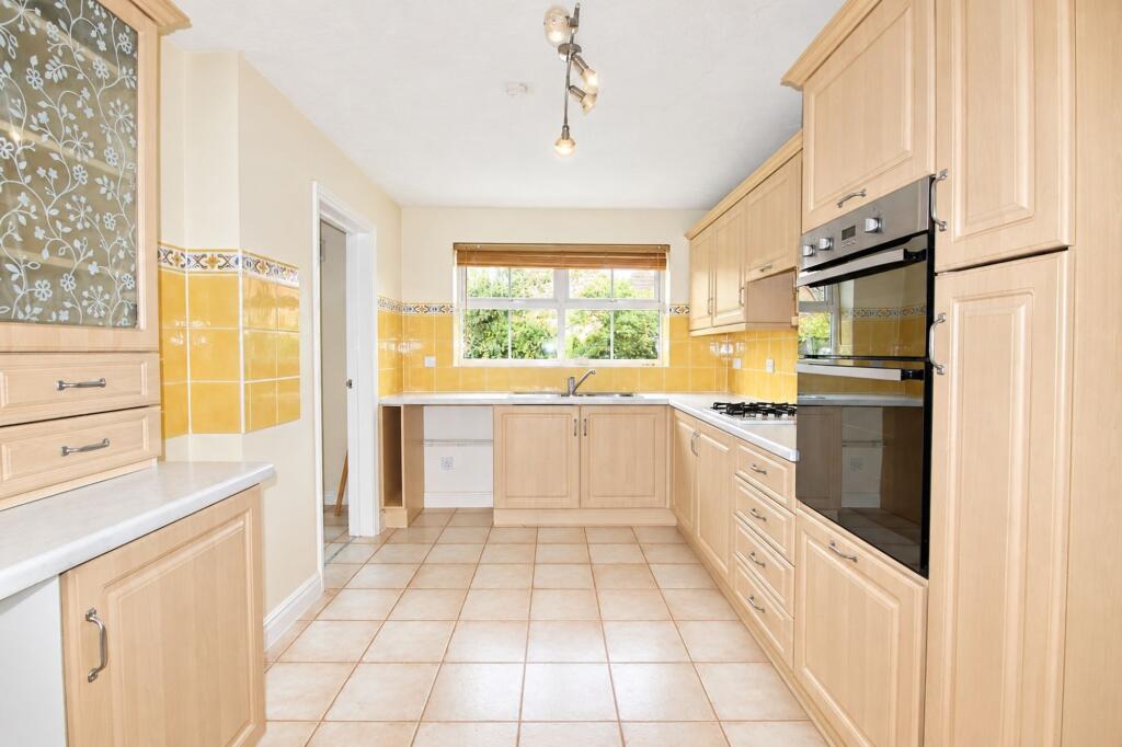 7, Pond Close, Huntingdon, PE29 photo 2