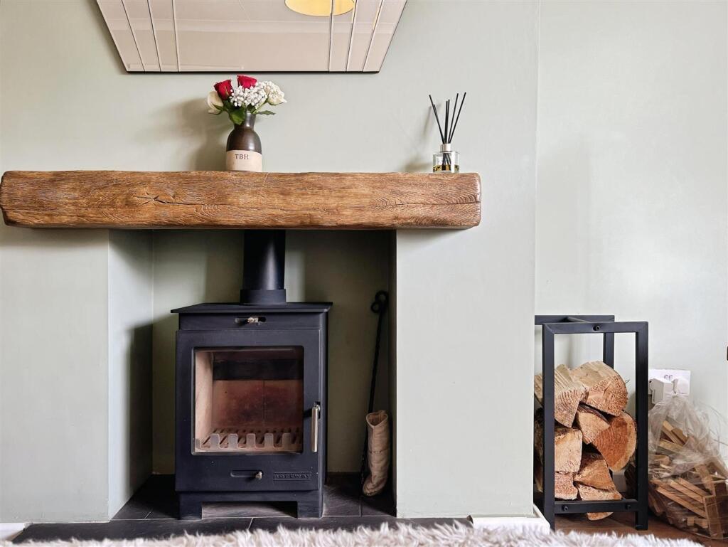 House in Stoke-on-Trent - View 4