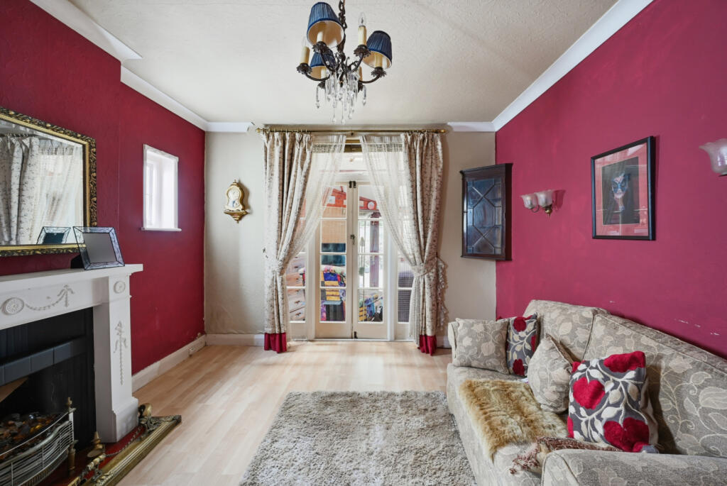 House in Sutton - View 4