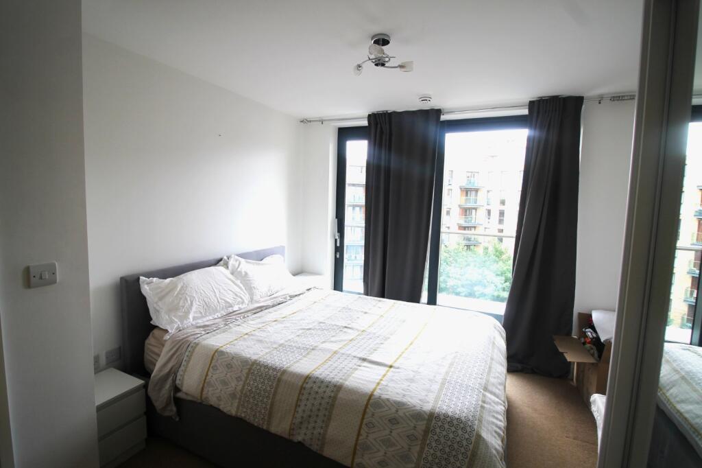 Apartment in London, Canada Water, Rotherhithe - More